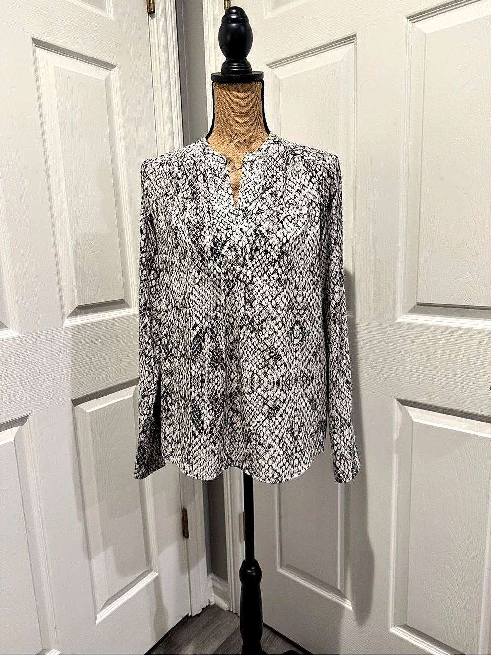 Calvin Klein Snake Print Long Sleeve Blouse White & Black Like New